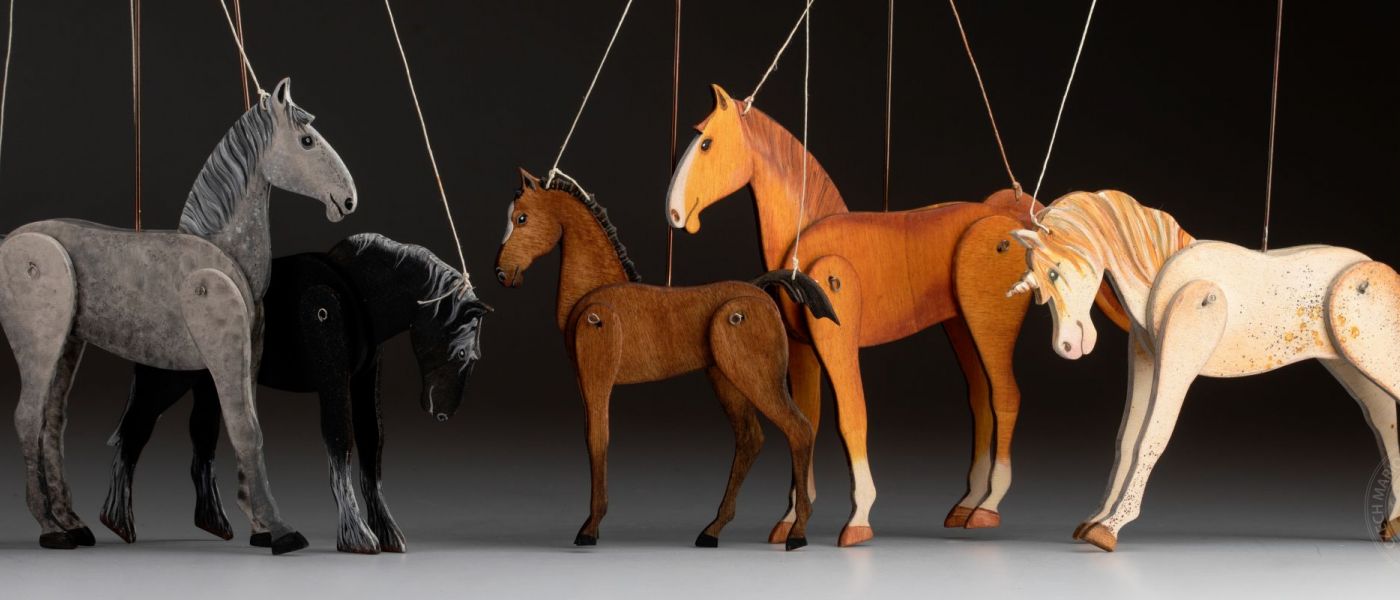 Les marionnettes cheval en bois décoratives de Sabina