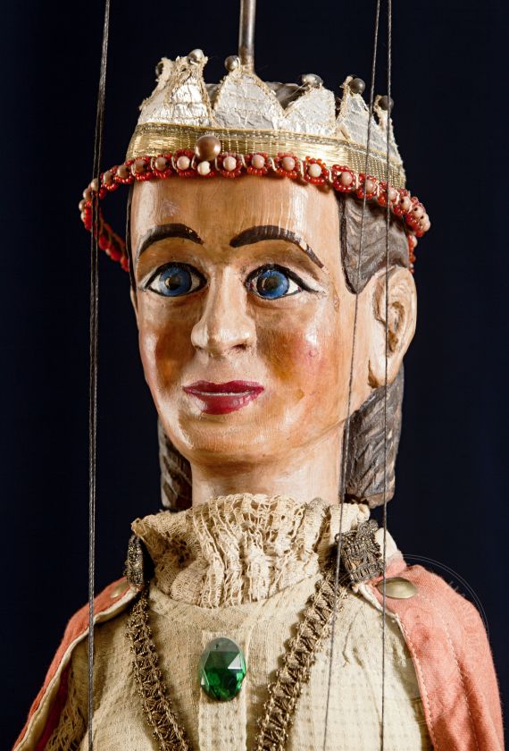 Königin - antike Marionette