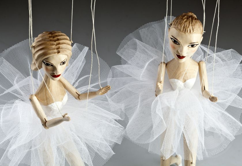 Ballerine marionnette en bois sculpté à la main