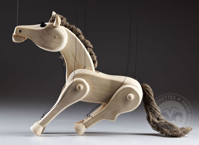 Dřevěná loutka koníka - Hatatitla