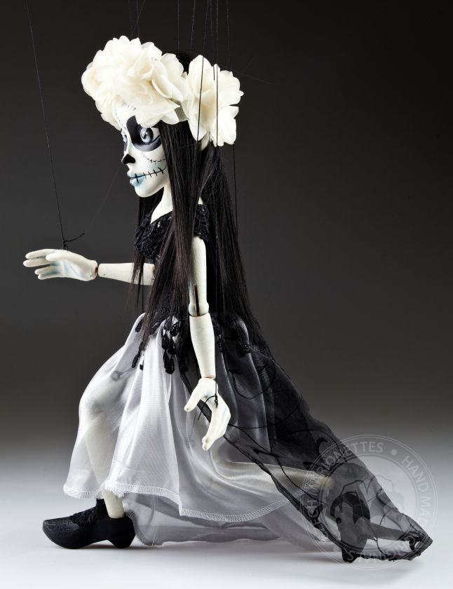 Santa Muerte blanche, marionnette design