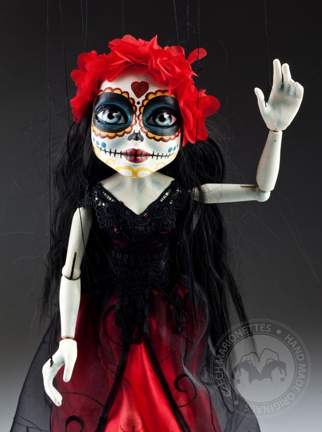 Santa Muerte rouge, marionnette design