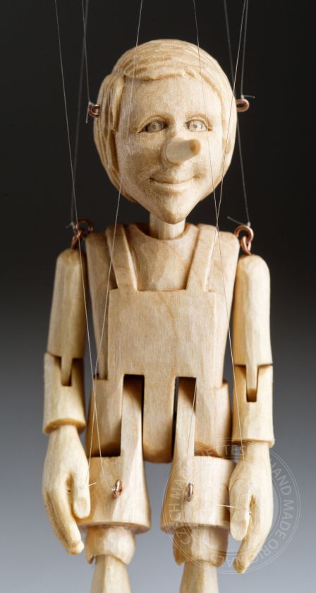 Die kleinste Pinocchio Marionette der Welt - eine aus Lindenholz geschnitzte Miniaturpuppe