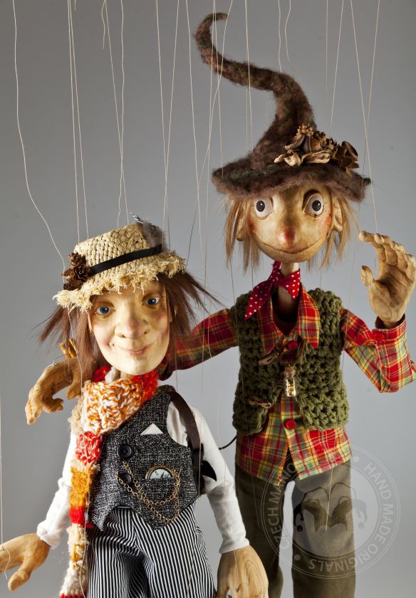 Deux marionnettes personnalisées exclusives sculptées à la main - des gnomes charmants