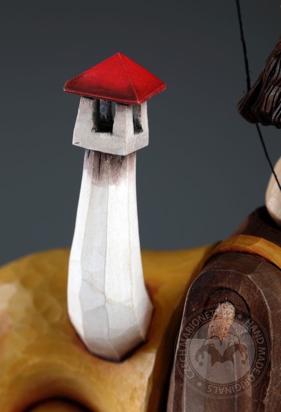 Lumaca viaggiatore - fantastico pupazzo intagliato di Jakub Fiala - collezione Zoo Sapiens