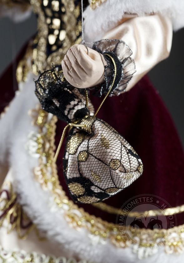 Comtesse Anna - une marionnette d'une tendre blonde avec un chapeau approprié