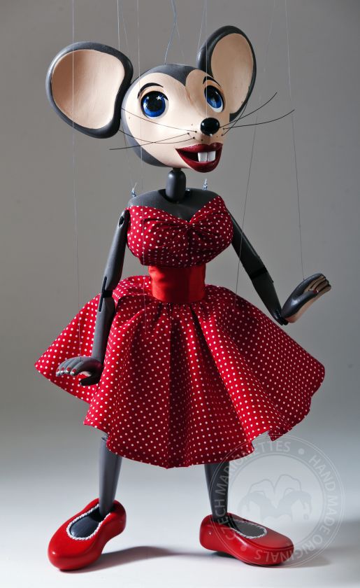 Myška v červených šatech – loutka stvořená pro tanec