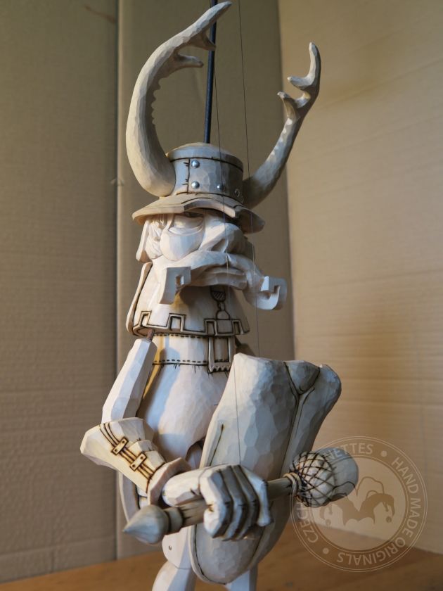 Jan Roháč – cervo volante – fantastica marionetta intagliata a mano di Jakub Fiala