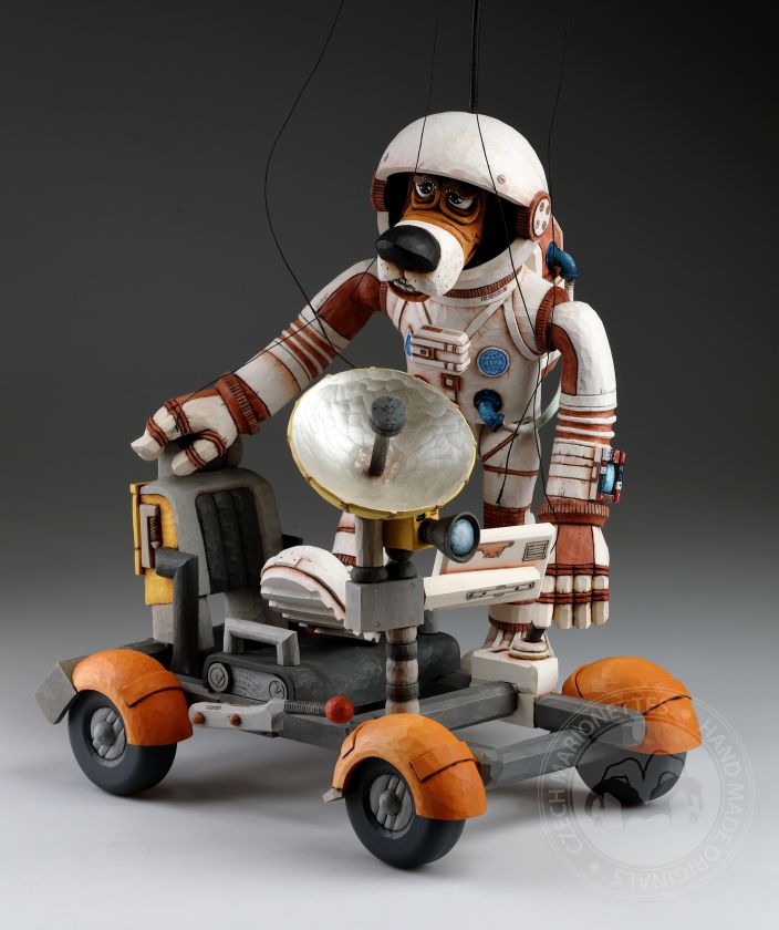 Dogstronaus handgeschnitzte Marionetten - Mission to Moon