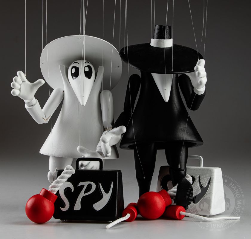 Spy vs Spy - wooden hand-carved comics marionettes