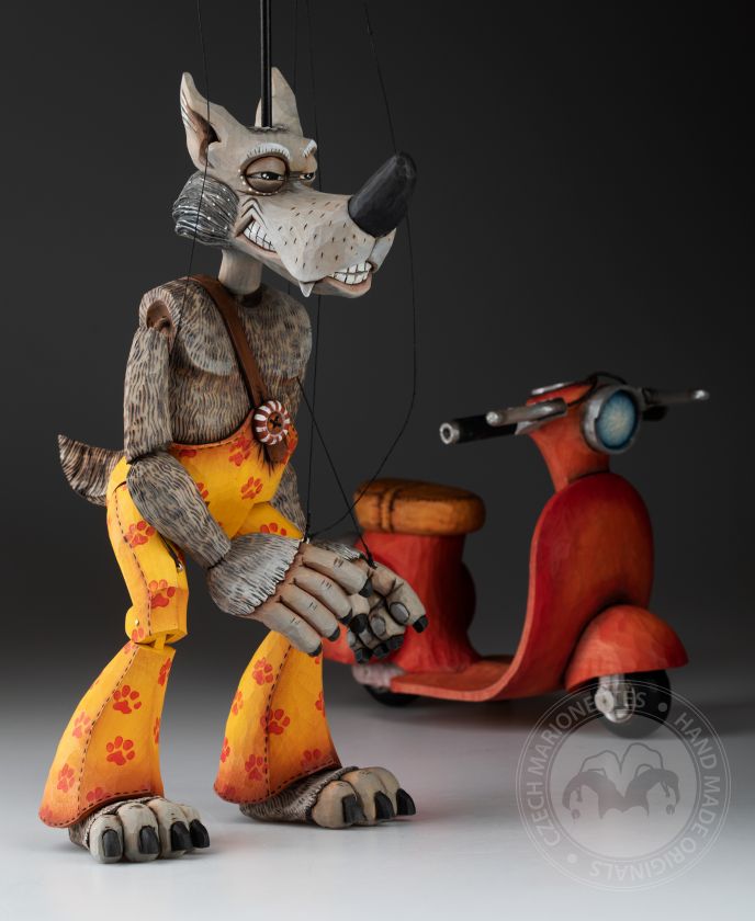 Loup avec Vespa - marionnette en bois sculptée à la main