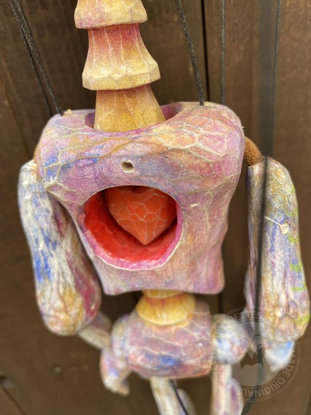 Regenbogenskelett - Handgeschnitzte Marionette aus Holz