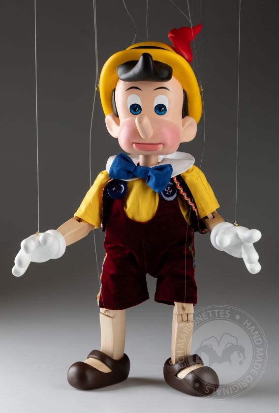 Pinocchio - replica perfettamente intagliata a mano