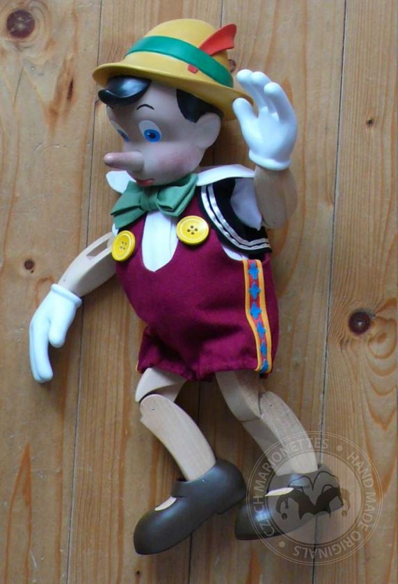 Pinocchio - réplique parfaitement sculptée à la main