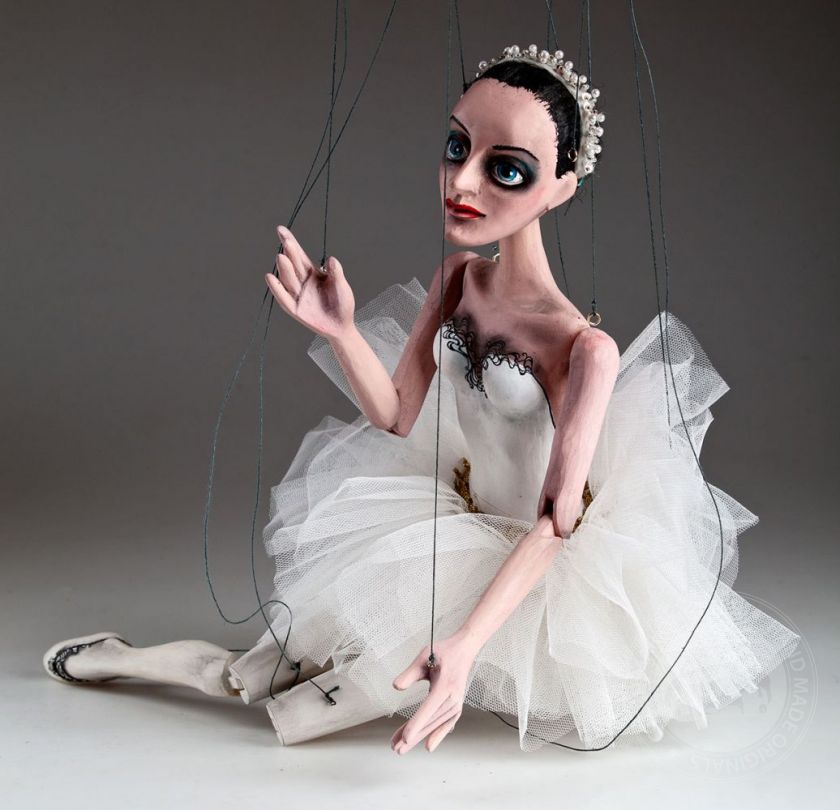 Ballerine marionnette sculptée à la main