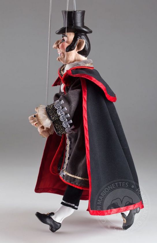 Hrabě Drákula – dekorativní loutka v nádherném kostýmu