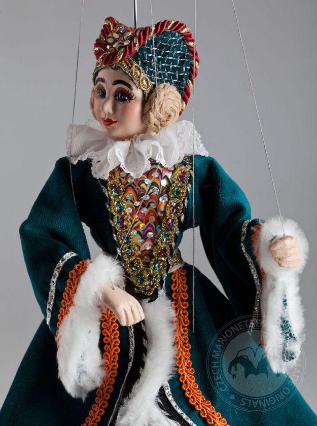 Hofdame Penelope Adeline - eine Marionette in einem schönen detaillierten Kostüm