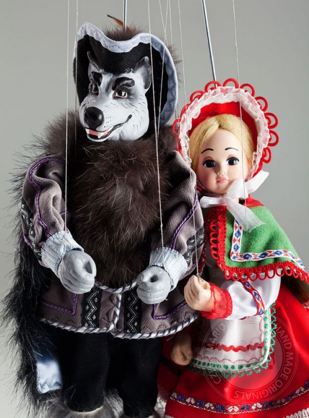 Le Petit Chaperon Rouge et le Loup - marionnettes en beaux costumes