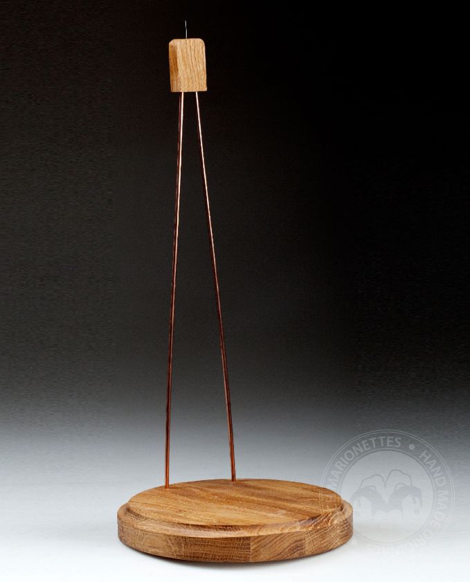 Dřevěný stojánek – napište výšku loutky a upravíme jej na míru