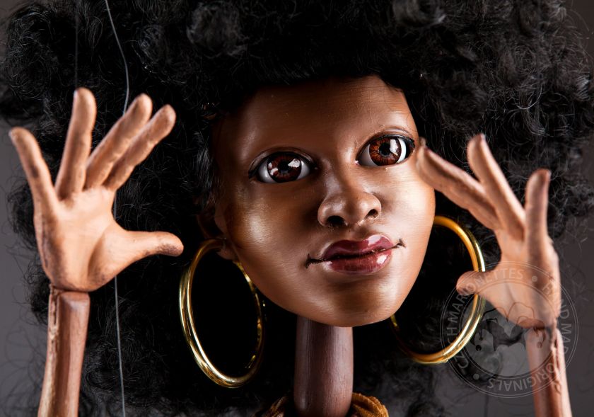 Afro Tanečnice - loutka pro performery