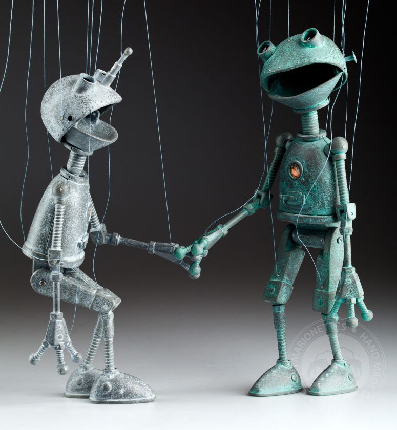 Robot-ON-Marionette in Silberoptik und Steampunk-Stil
