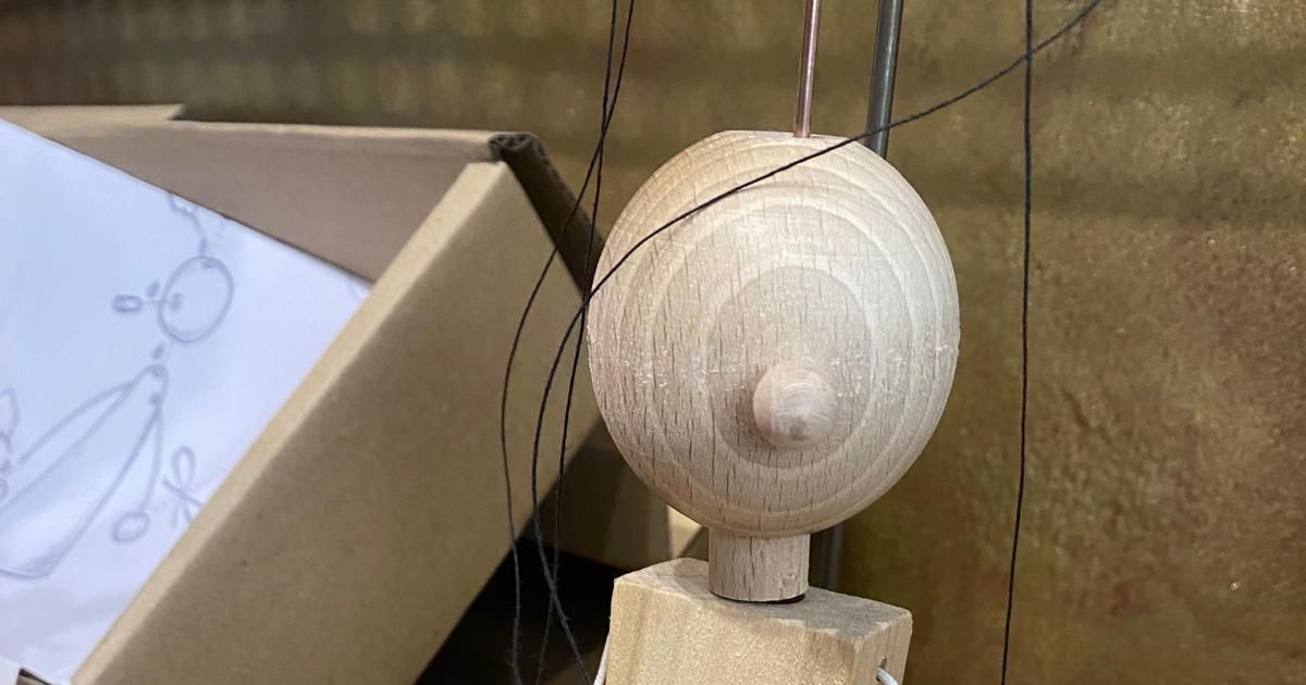 Sestavte a ozdobte si vlastní mini dřevěnou loutku