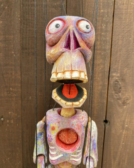 Regenbogenskelett - Handgeschnitzte Marionette aus Holz