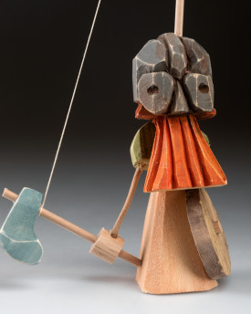 Viking - Handgeschnitzte Holzmarionette im Stehen