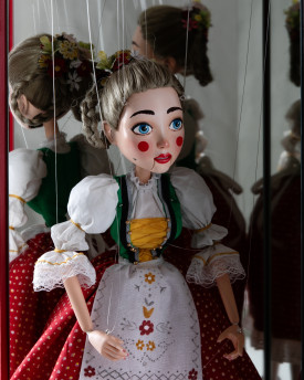 Chitty Chitty Bang Bang – Doll on a Music Box Custom Marionettes