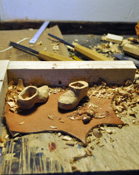 Pioneer of Puppet Carving - Build a hand-carved marionette in just a week