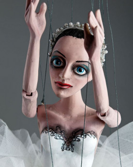 Ballerine marionnette sculptée à la main