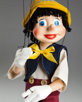 Mladý Pinocchio Loutka
