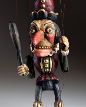 Mr. Punch: una marioneta de una figura famosa de la literatura británica tallada en madera de tilo