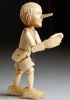 foto: Nejmenší loutka Pinokia na světě – miniatura menší než dlaň vyřezávaná z lipového dřeva