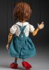 foto: Kleines Mädchen - Pinocchio-Marionette