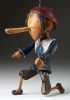 foto: Superstar Pinocchio une marionnette en bois au look original