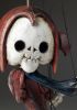 foto: Superstar Skeleton Jester - Un burattino di legno con un aspetto originale